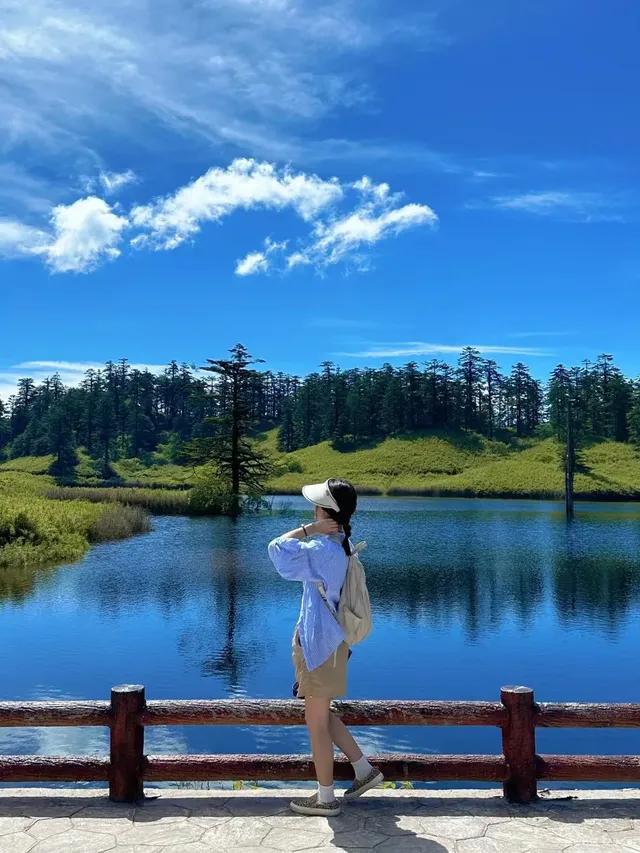 瓦屋山民宿，住進山水畫裡！