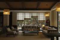 在暮山，尋回被時間溫柔以待的治癒

長久以來，我被一個問題所困擾：我們終其一生忙碌奔波，究竟是為了抵