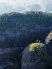 1. 衢州免費遊衝瘋了！江郎山秋日徒步，90℃垂直梯太刺激！