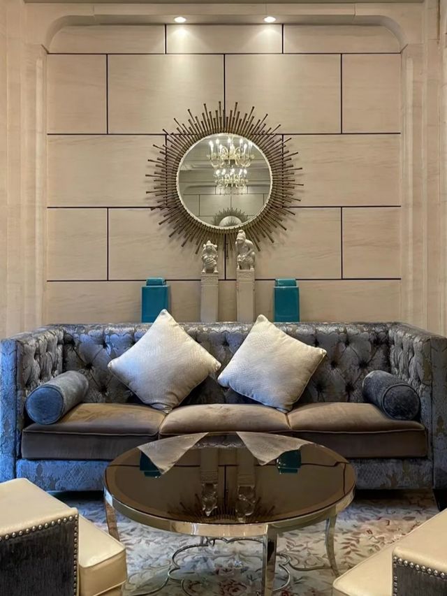 全球只有六家的索菲特傳奇酒店,中國唯一一家索菲特傳奇酒店。位置很好找,西安地鐵1號線五路口站F西南口 全球只有六家的索菲特傳奇酒店,中國唯一一家索菲特傳奇酒店。位置很好找,西安地鐵1號線五路口站F西南口