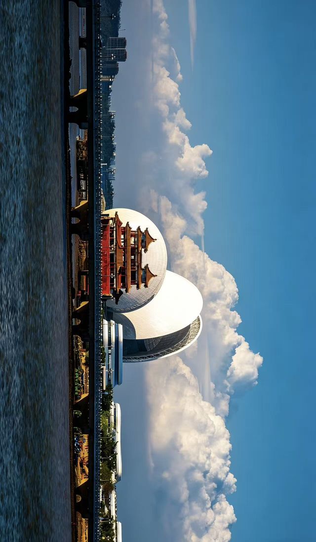 把山海與城市的浪漫,都裝進行囊 把山海與城市的浪漫,都裝進行囊