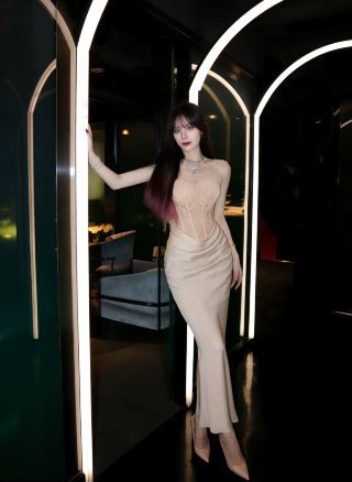 Spring delicacies return to their true essence; a bite of fresh and elegant flavors takes you to Jiangnan.