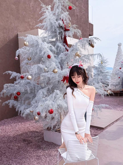 青島クリスマス｜白い毛糸のクリスマスツリーがロマンチックすぎる