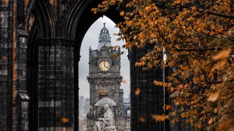 Autumn in Edinburgh fulfills all my fantasies about the UK. — traveler post in Edinburgh