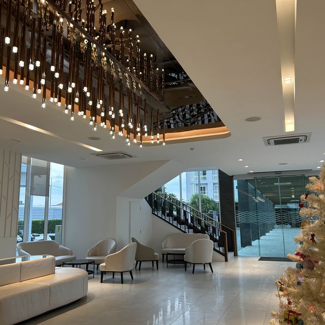พักผ่อนในวันหยุดยาวที่ โรงแรมโกเด้น ซิตี้ ระยอง