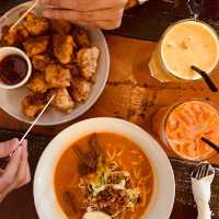 the best halal food by Nellis Cafe