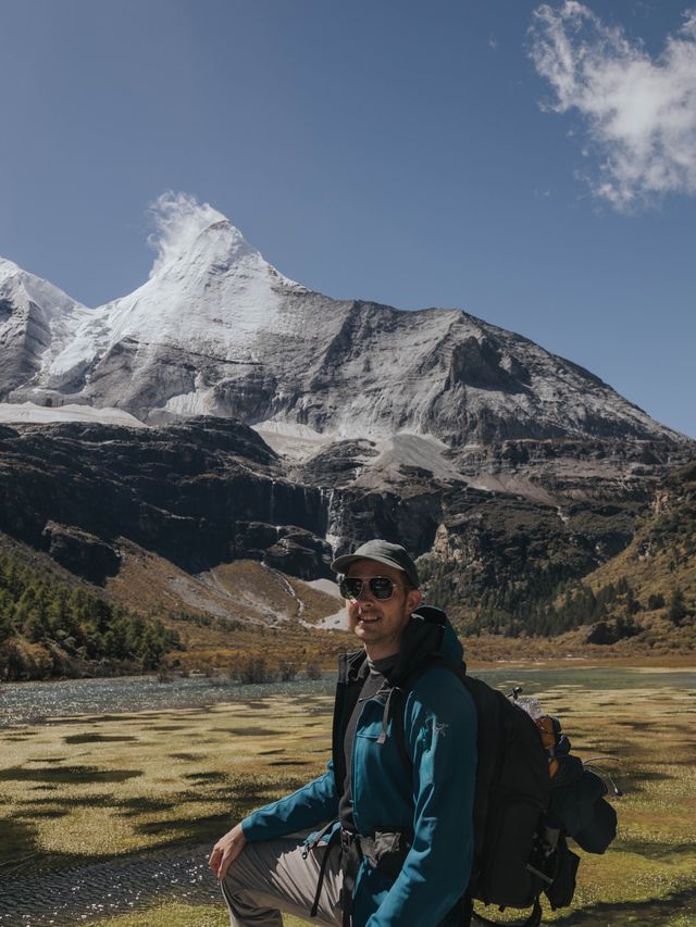 The famous hike to the milk lake in Yading