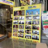 人潮眾多廣藏市場