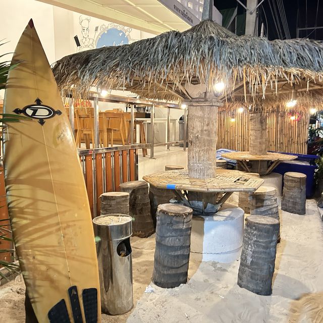 Tawaen beach restaurant ร้านสุดชิล บนเกาะล้าน