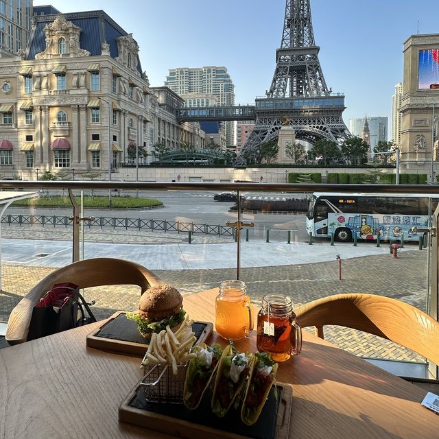 跟巴黎鐵塔合照的絕佳機位✨🇲🇴美式餐廳載運🍔🍟