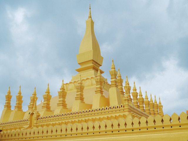 สักการะพระธาตุหลวงเวียงจันทน์ ประเทศลาว