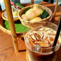 RUE\D specialty coffee × kanom Thai 