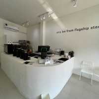 CHYN CAFE คาเฟ่มินิมอล กลางเมืองศรีสะเกษ