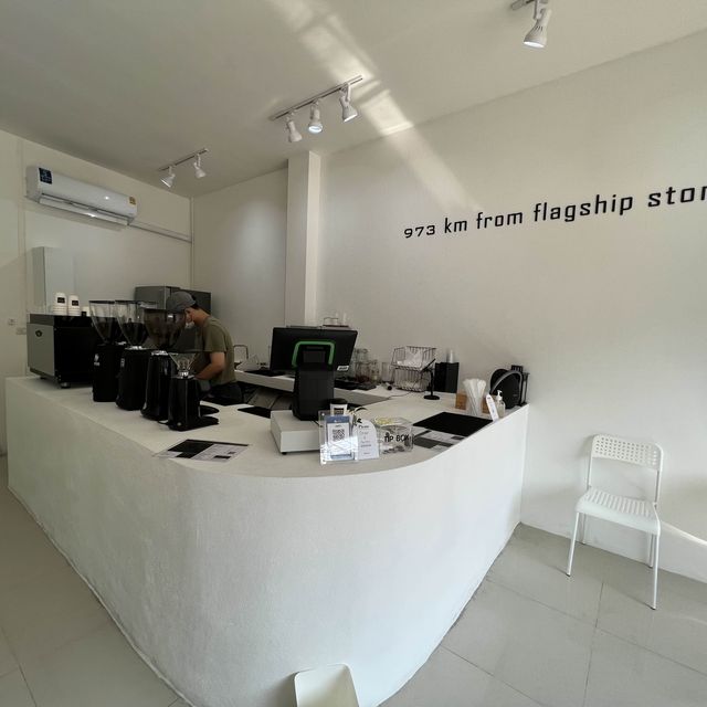 CHYN CAFE คาเฟ่มินิมอล กลางเมืองศรีสะเกษ