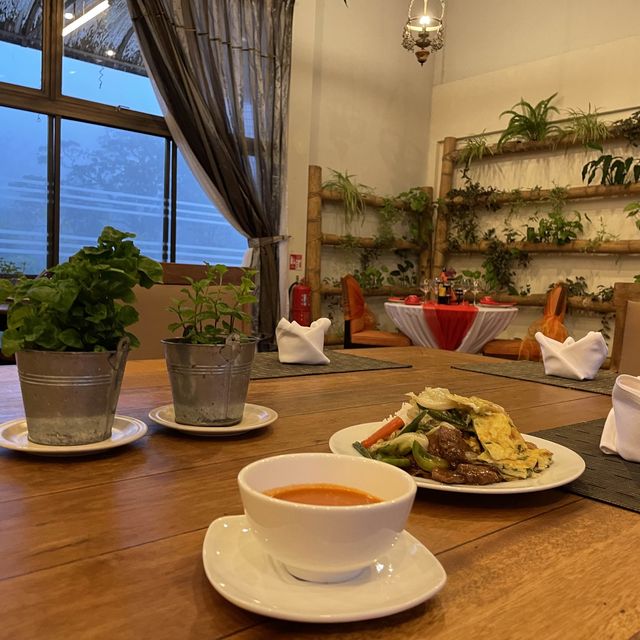 【網美級度假餐廳｜馬來西亞神山公園】Liwagu Restaurant
