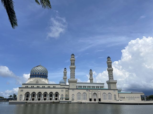【 沙巴必去景點｜馬來西亞水上清真寺】City Mosque