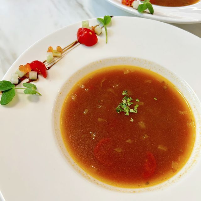 【 藍白小屋內的高質美食 】