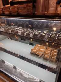 東京【新大久保】広々としたインテリアがかわいいおすすめカフェ☕️