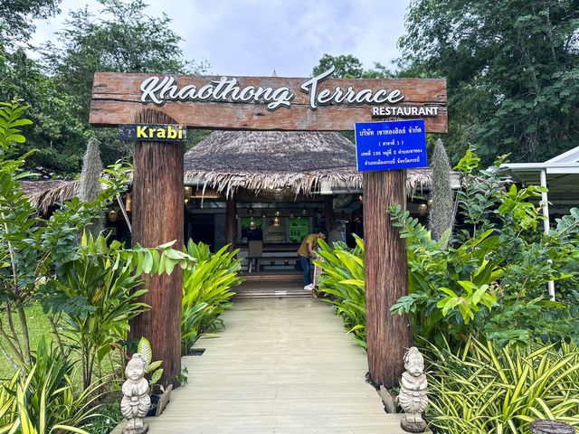 คาเฟ่บนเนินเขา วิวทะเลกระบี่