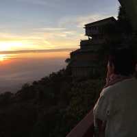 ไหว้พระธาตุชมอาทิตย์สวยงามที่อินแขวน