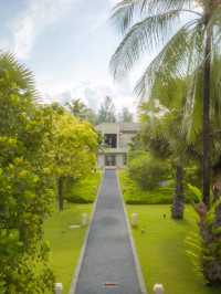 โรงแรมบูติกสุดหรูบนชายหาดเขาหลักที่เต็มไปด้วยความหรูหรา