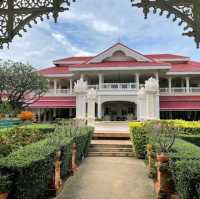 รีสอร์ท สุดชิลล์ติดหาด บรรยากาศสไตล์ชาววัง