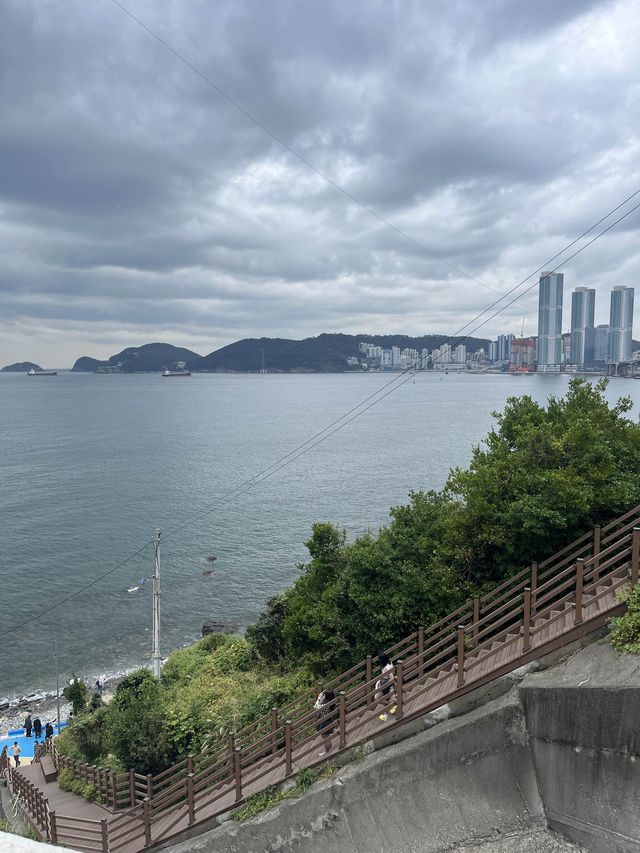 벽화와 바다를 감상할수 있는 부산 여행지 
