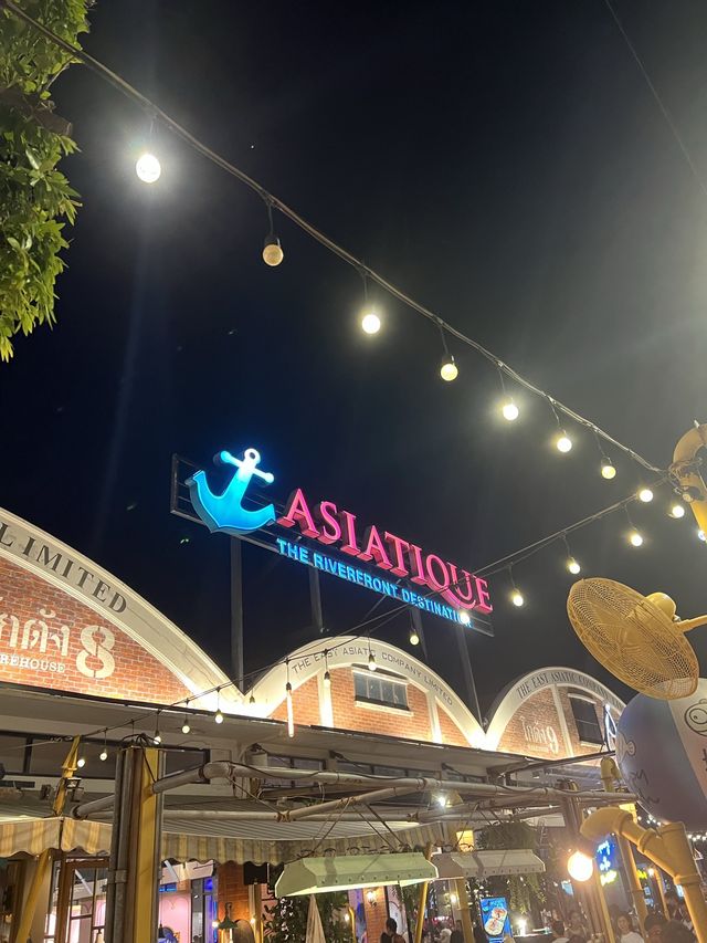 ขึ้นชิงช้าชมวิวเจ้าพระยามุมสูงที่ Asiatique 