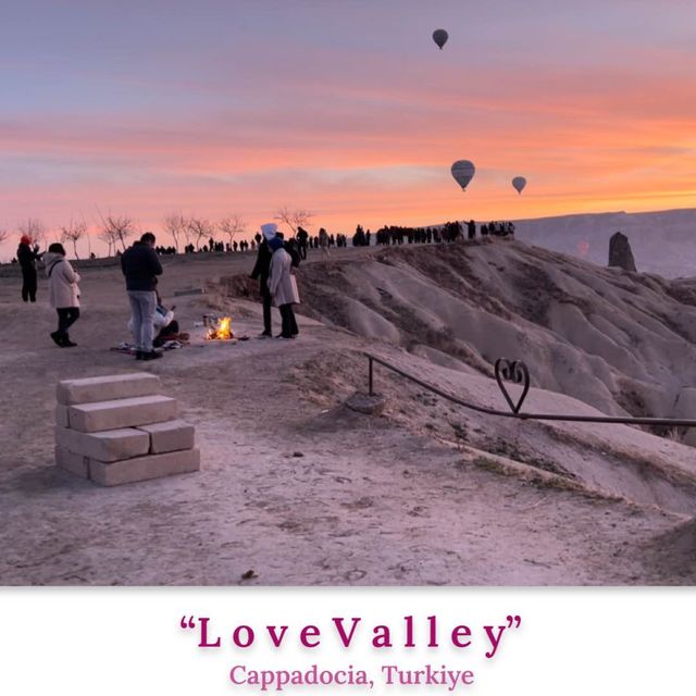 Love Valley, Cappadocia ชื่อนี้มีบอลลูนเต็มฟ้า