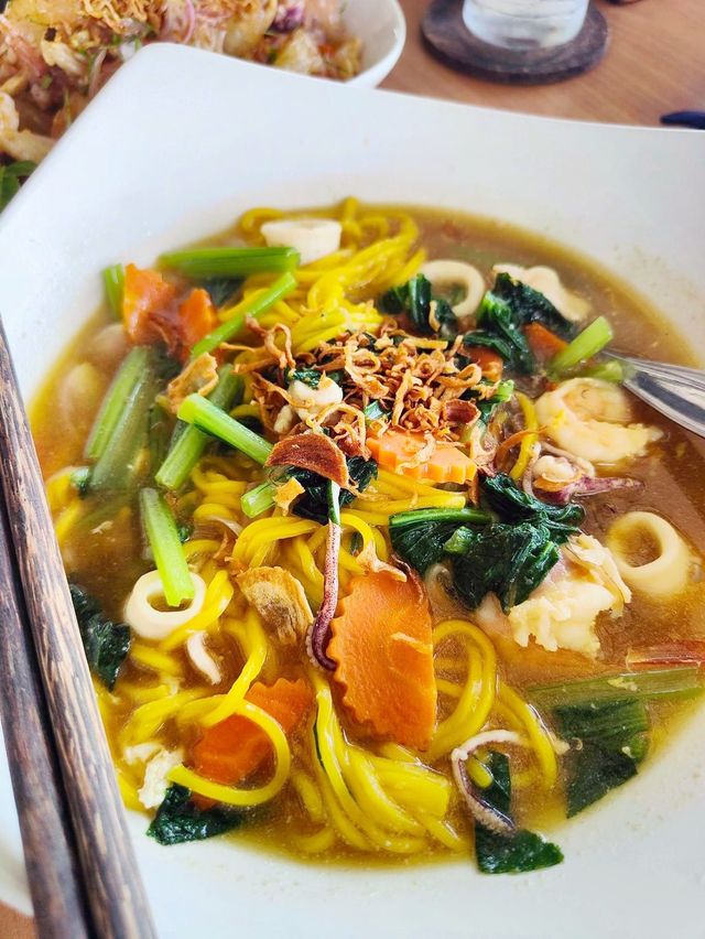 ร้านอาหารปิ่นโต เกาะลันตา จังหวัดกระบี่