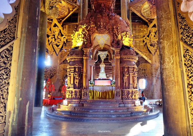 ปราสาทสัจธรรม พัทยา ชลบุรี