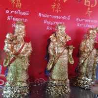 กราบไหว้หลวงพ่อเนื่อง และ ท้าวเวสสุวรรณ วัดจุฬามณี