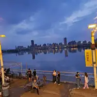 大稻埕貨櫃碼頭市集🛢享受晚霞與越夜越美麗的台北