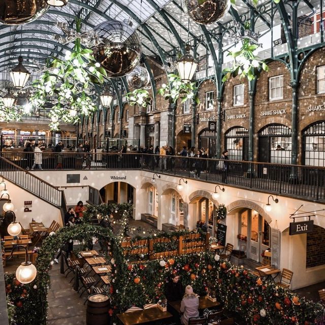 A Vibrant Tapestry of Culture and Commerce