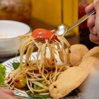 ลาวญวน โรบินสัน ฉลอง อาหารอีสาน