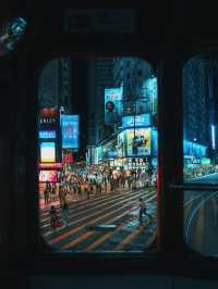Capture this dynamic photo of a HK taxi in Causeway Bay! 📷