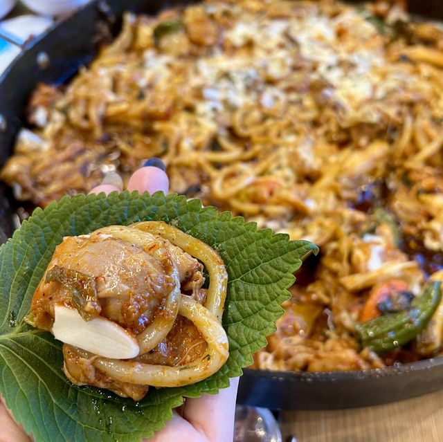 철판닭갈비가 양념까지 너무 맛있는데 저렴한, 꼬끼옥!