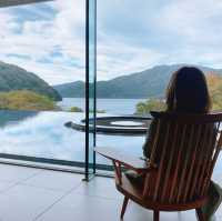 【箱根】水盤テラスで芦ノ湖を一望！箱根・芦ノ湖はなをり