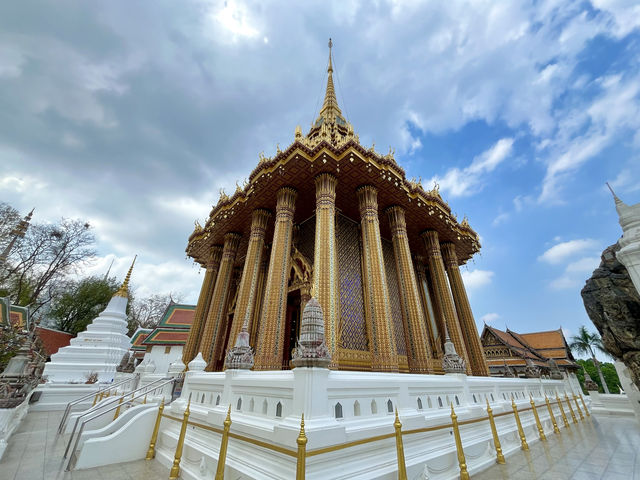 วัดพระพุทธบาท ราชวรมหาวิหาร 