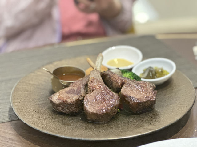 「置地廣場Café Landmark」：香港中環著名餐廳，美食口碑絕佳