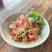 เจ๊แหม่ม ส้มตำลอยฟ้า