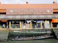 เดินชิลตลาดอัมพวา ในวันธรรมดา 