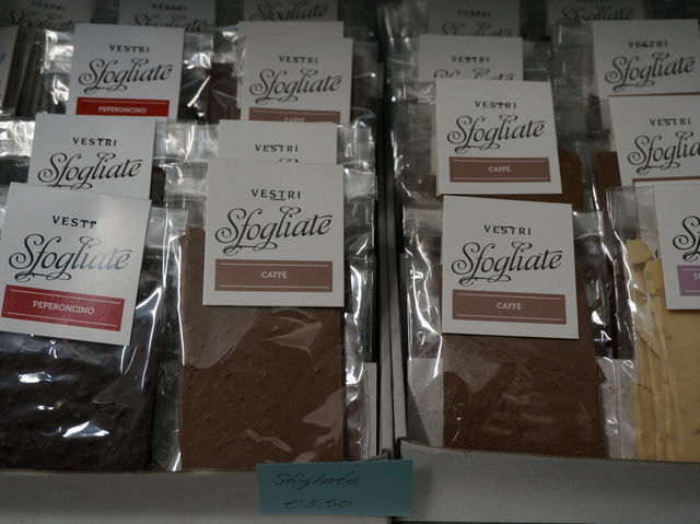 アレッツォ郊外にあるチョコレートショップVestri