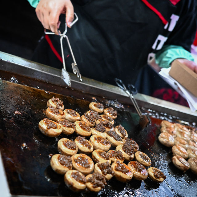 Nanqiang Walking Street: A Hub of Shopping and Culture in Kunming