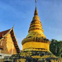 วัดพระธาตุจอมปิง ชมปรากฏการณ์เงาพระธาตุกลับหัว