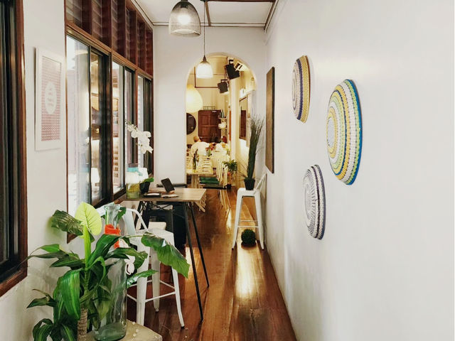 Two Frenchies Cafe Bistro