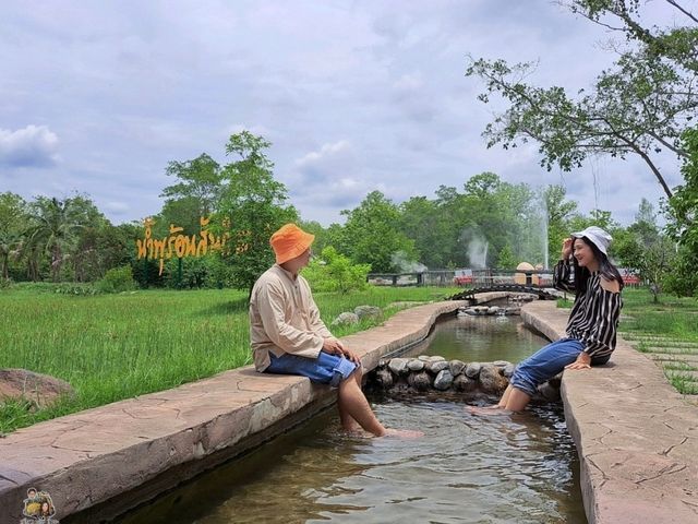 น้ำพุร้อนสันกำแพง เชียงใหม่