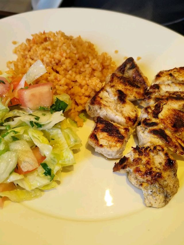 巴黎特色黎巴嫩餐廳 「Restaurant Zourouna」