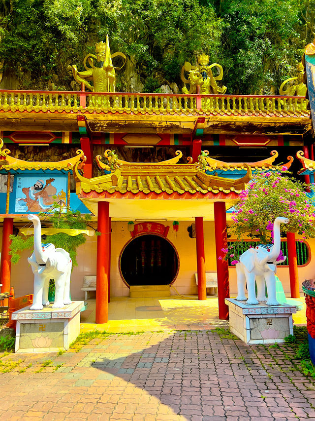 Cave Temple With Colorful Decorations In Ipoh✨🇲🇾