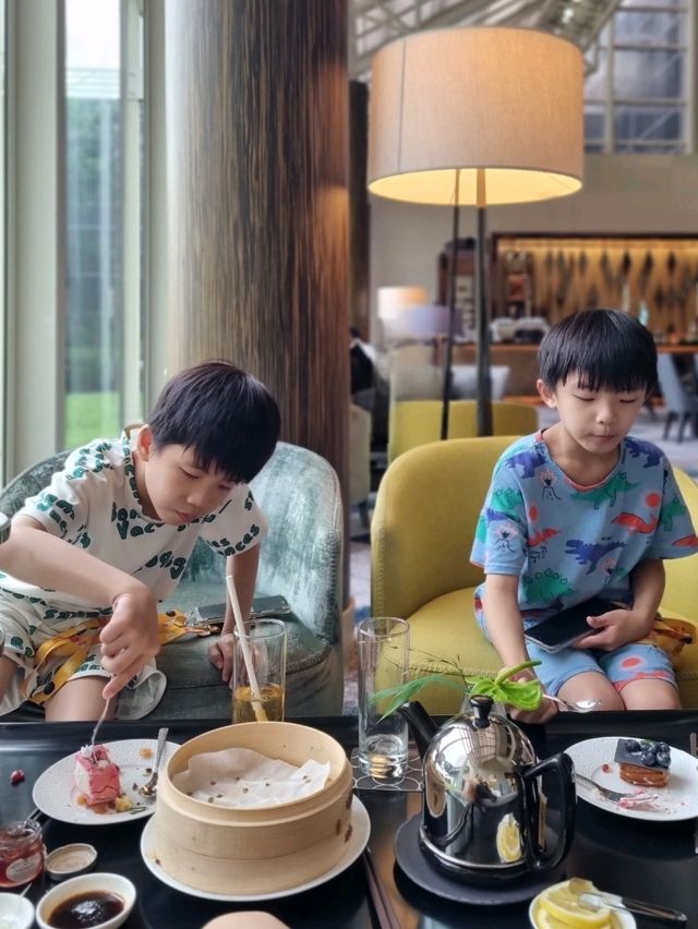 딤섬이 함께 나와 든든한 애프터눈티